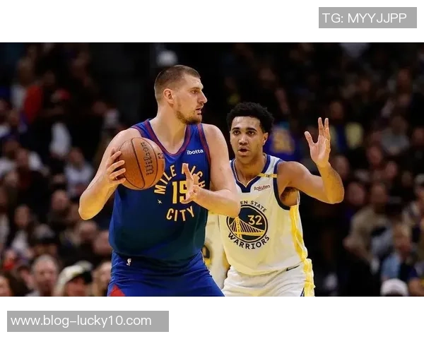 季后赛激战勇士对决掘金第三场精彩回顾与分析