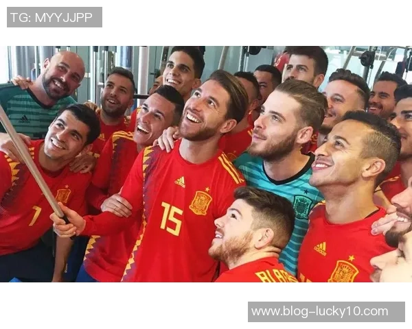 意大利U21青年队迎战西班牙U21队争夺欧洲足球锦标赛荣誉之战