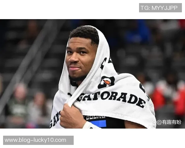 扬尼斯阿德托昆博如何在NBA赛场上展现超凡实力与领导魅力